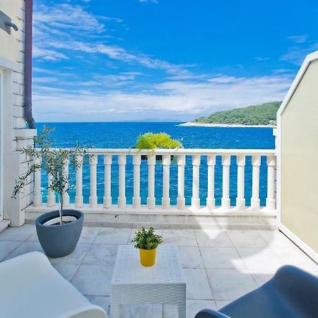 Luxury Bellavista Amazing Sea Holidays With Private Beach & Parking Мілна Екстер'єр фото