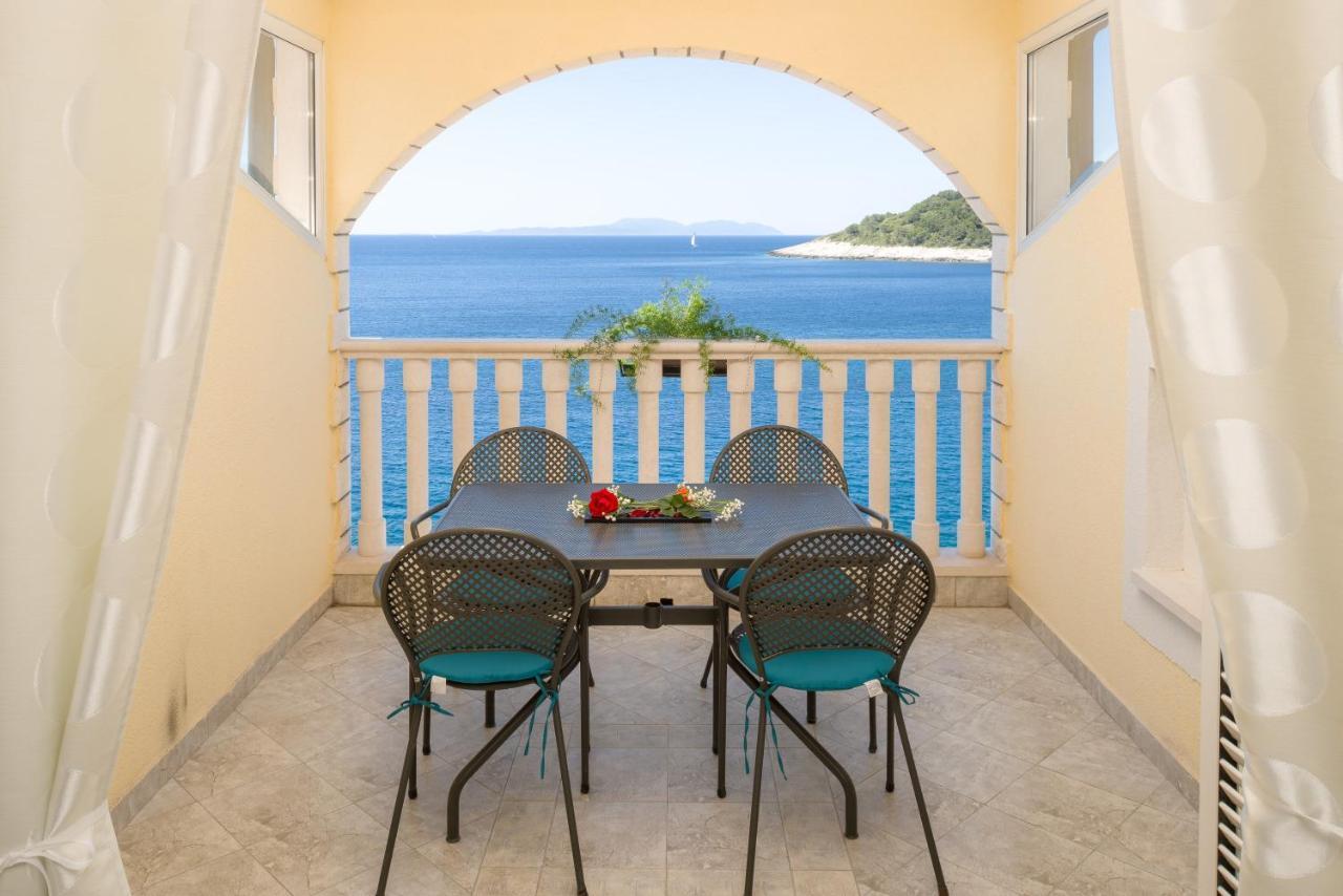 Luxury Bellavista Amazing Sea Holidays With Private Beach & Parking Мілна Екстер'єр фото