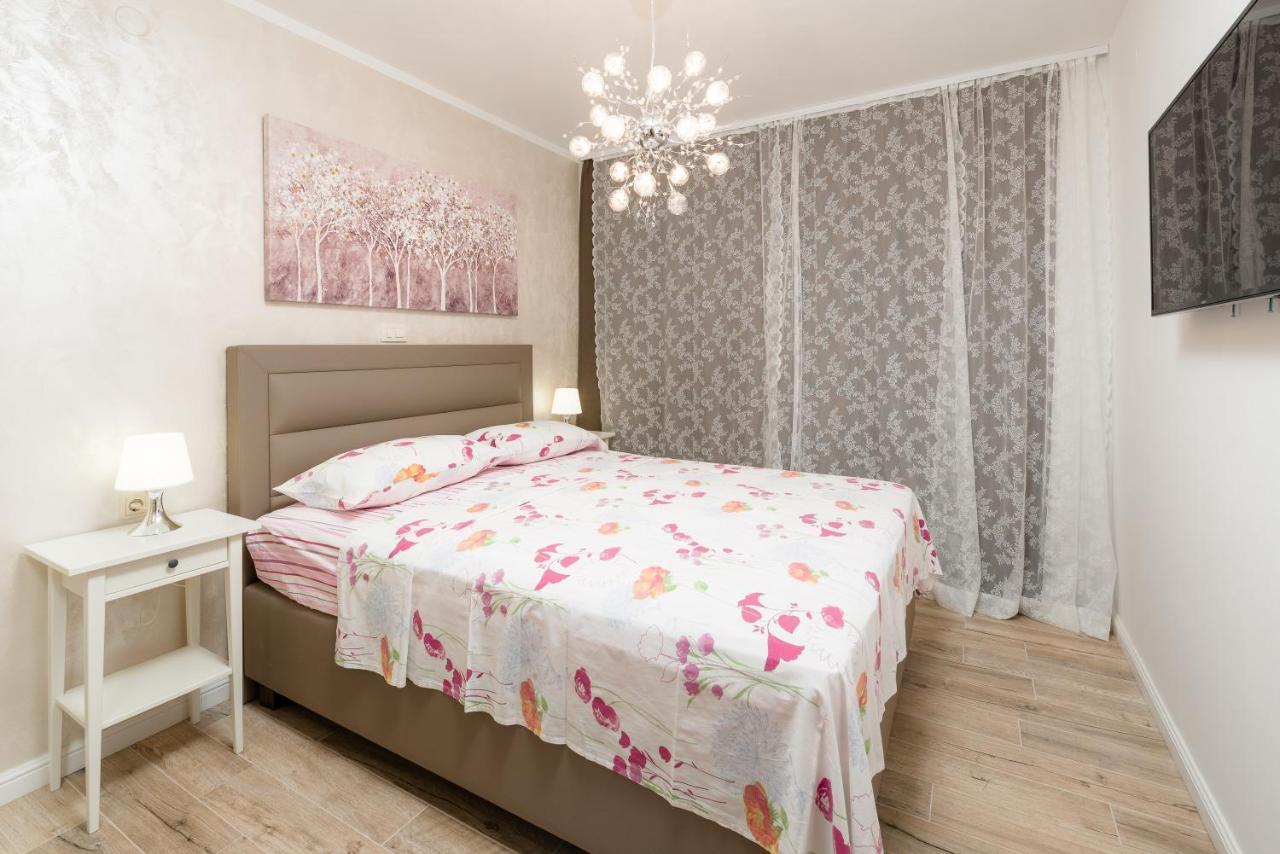 Luxury Bellavista Amazing Sea Holidays With Private Beach & Parking Мілна Екстер'єр фото