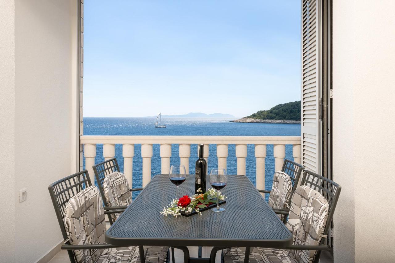 Luxury Bellavista Amazing Sea Holidays With Private Beach & Parking Мілна Екстер'єр фото