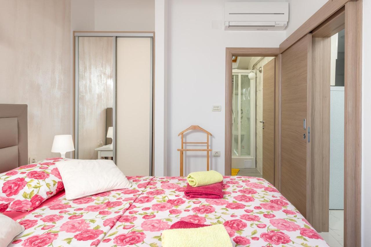 Luxury Bellavista Amazing Sea Holidays With Private Beach & Parking Мілна Екстер'єр фото