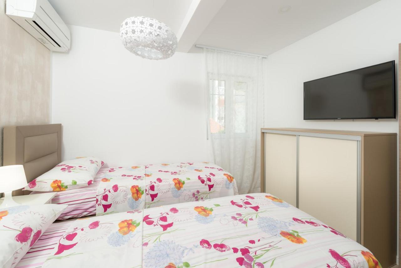 Luxury Bellavista Amazing Sea Holidays With Private Beach & Parking Мілна Екстер'єр фото