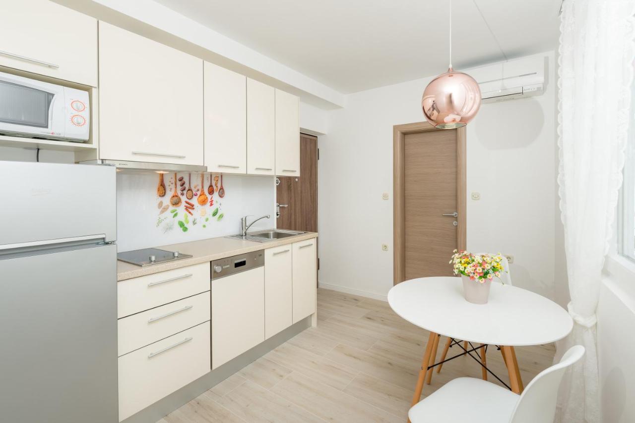 Luxury Bellavista Amazing Sea Holidays With Private Beach & Parking Мілна Екстер'єр фото