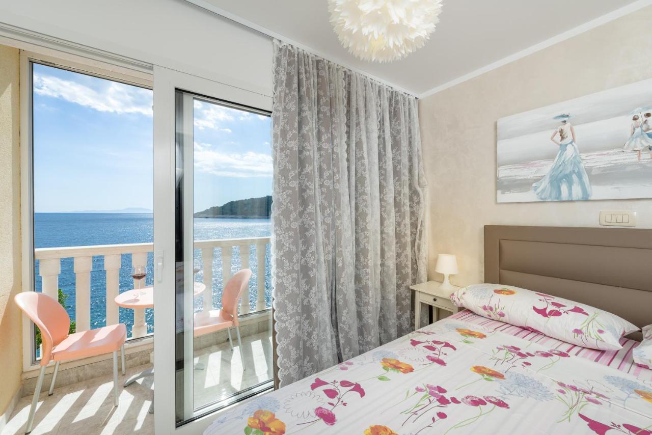 Luxury Bellavista Amazing Sea Holidays With Private Beach & Parking Мілна Екстер'єр фото