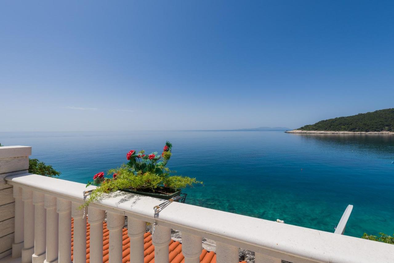 Luxury Bellavista Amazing Sea Holidays With Private Beach & Parking Мілна Екстер'єр фото