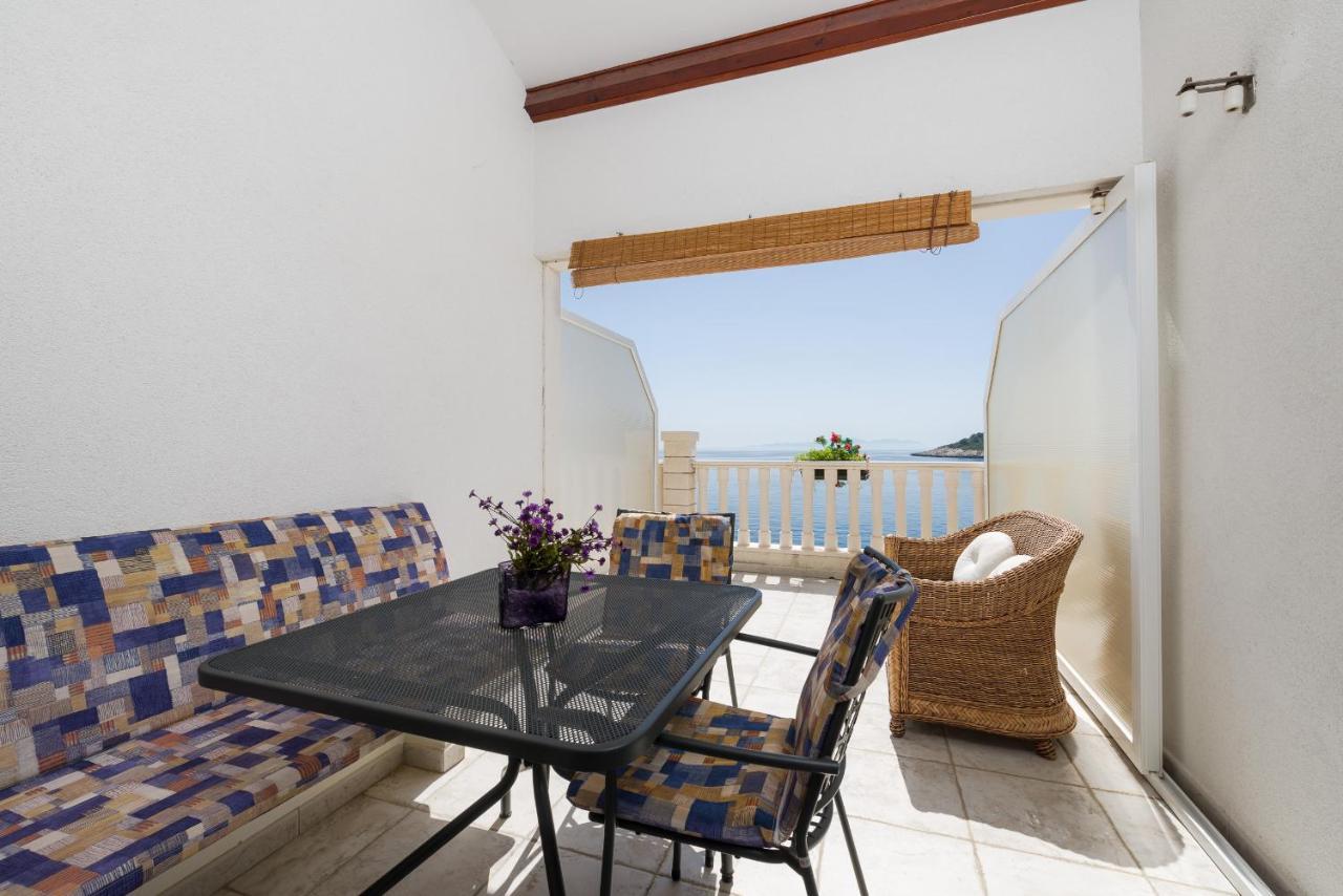 Luxury Bellavista Amazing Sea Holidays With Private Beach & Parking Мілна Екстер'єр фото