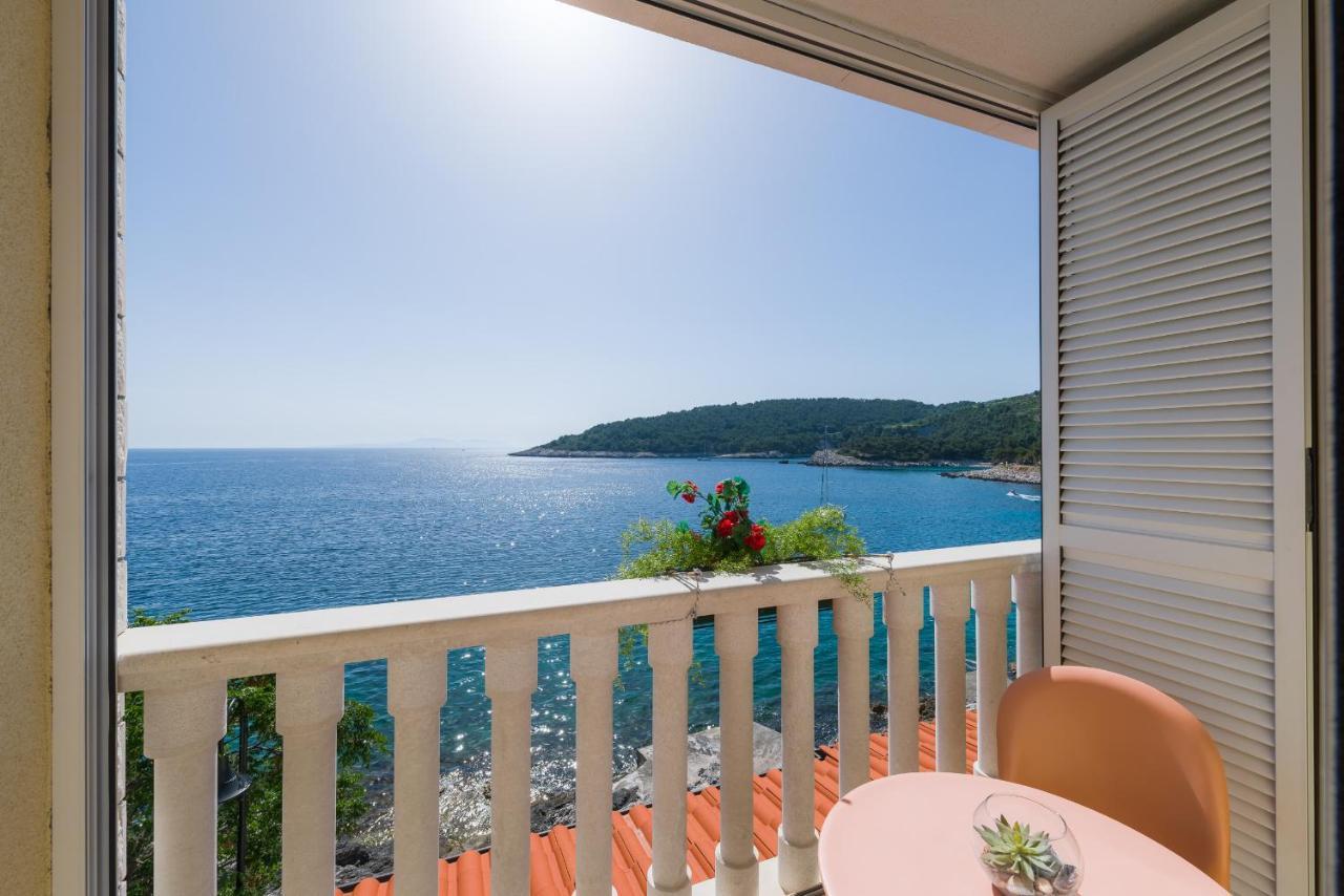 Luxury Bellavista Amazing Sea Holidays With Private Beach & Parking Мілна Екстер'єр фото