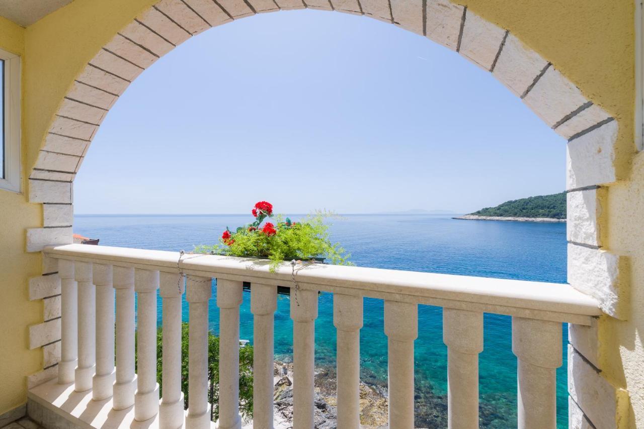 Luxury Bellavista Amazing Sea Holidays With Private Beach & Parking Мілна Екстер'єр фото