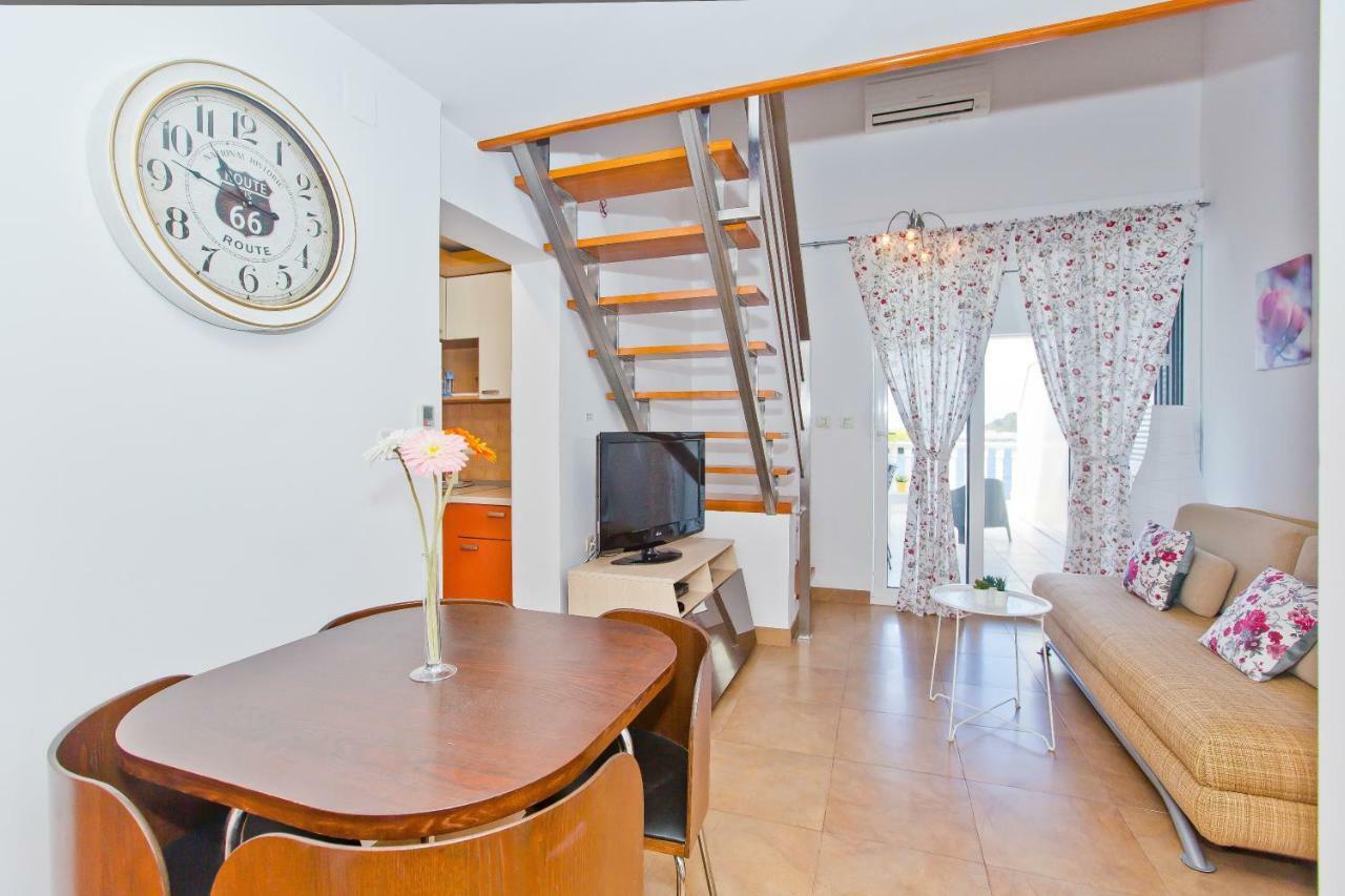 Luxury Bellavista Amazing Sea Holidays With Private Beach & Parking Мілна Екстер'єр фото